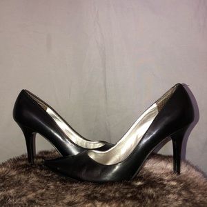 Vintage Worthington pumps